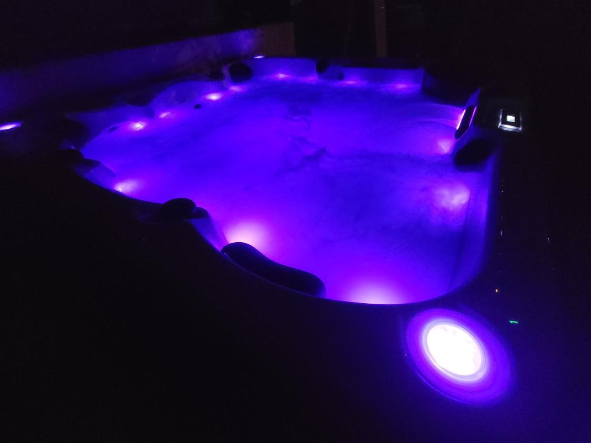 شقة Logement Entier Et Calme 55M2 Avec Spa - Sauna Et Borne De Recharge 7Kw ميرويْ المظهر الخارجي الصورة